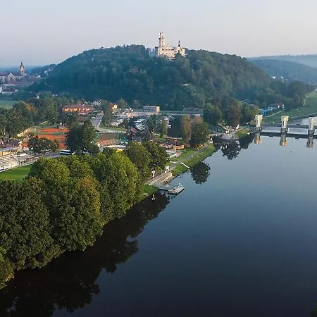 U řeky * Hluboká nad Vltavou